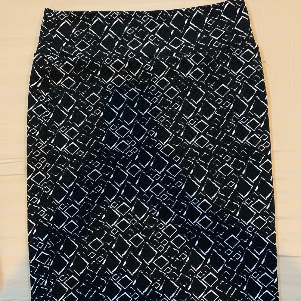 LuLaRoe Cassie pencil skirt